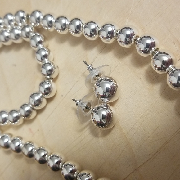 Silver Ball Necklace Bracelet Stud Earrings Set - Picture 6 of 11